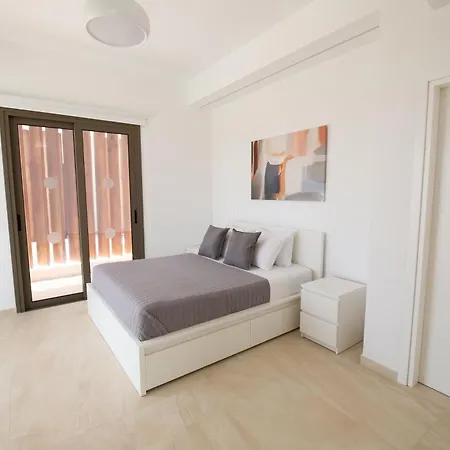 Phaedrus Living Serenity Waves No 5 Villa Larnaka